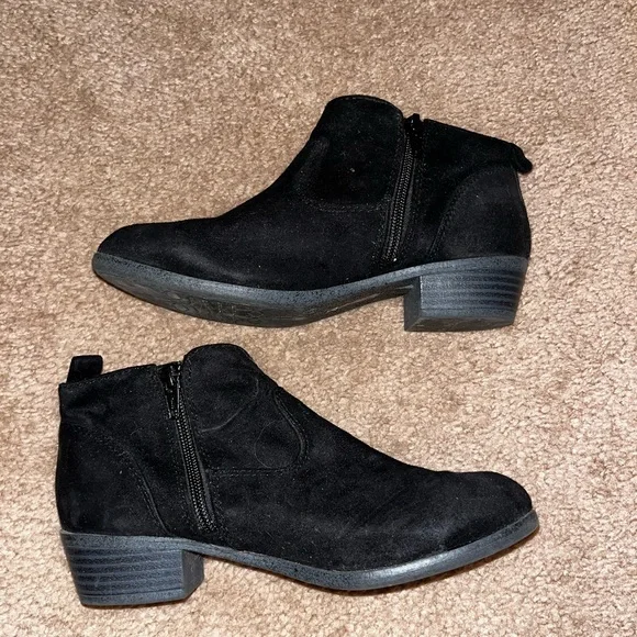 Booties - Picture 3 of 4